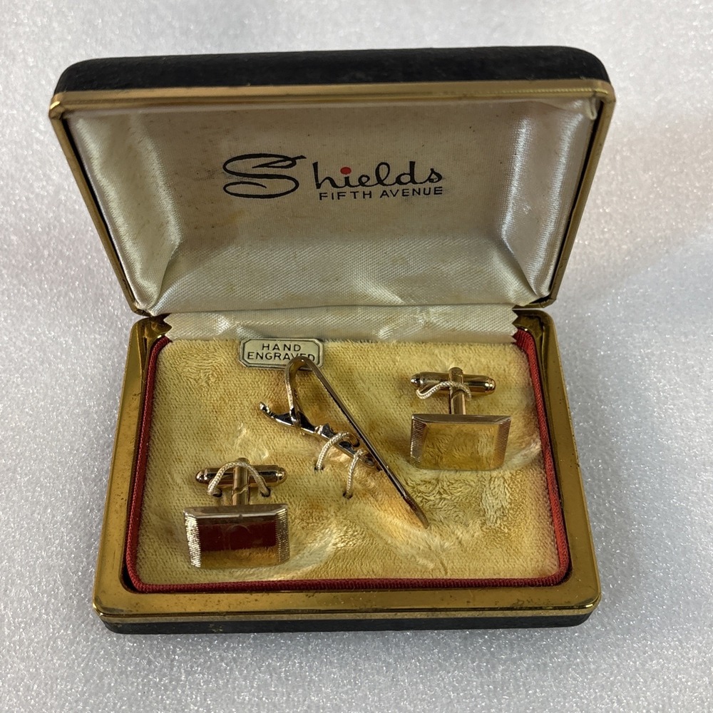 Vintage Shields‎ Fifth Avenue Gold Tone "C" Cufflinks Set